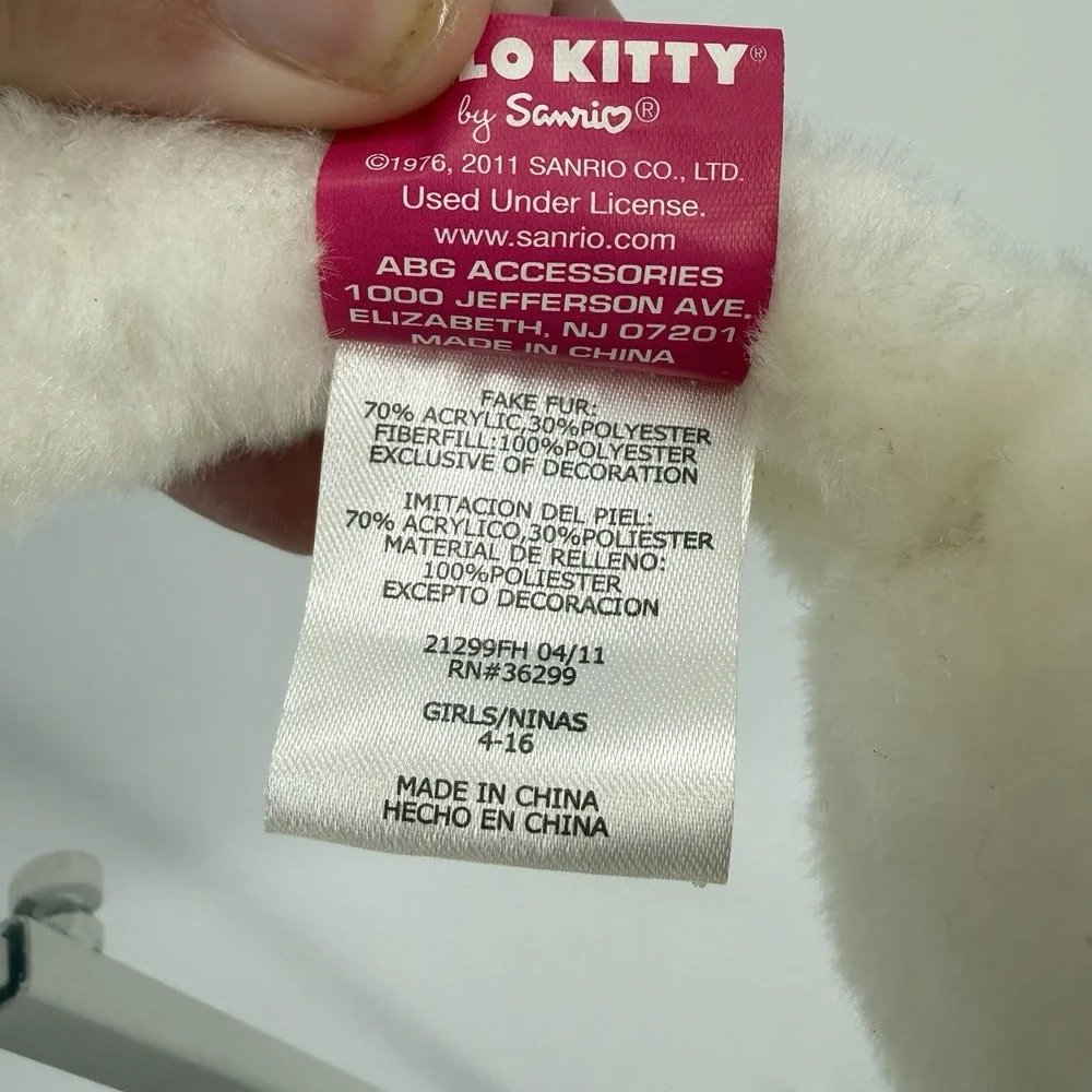 Hello‎ Kitty White Pink Fluffy Earmuffs Girls Warm Winter Outdoor Accessories